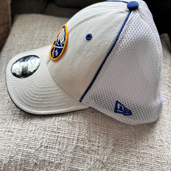 Buffalo Sabres New Era fitted hat in very good condition - Picture 4 of 6